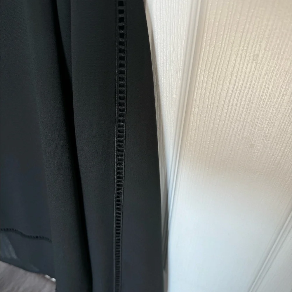 Michael‎ Kors Black Vneck pullover Tunic Sheer Blouse Eyelet Office Workwear M